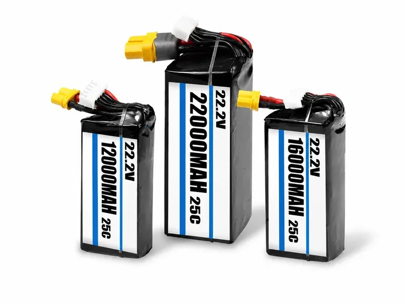 25C-60C 高倍率 UAV LiPo 电池包系列产品图，适用于无人机和启动电源项目，展示 22.2V 电池包标签与均衡插头
